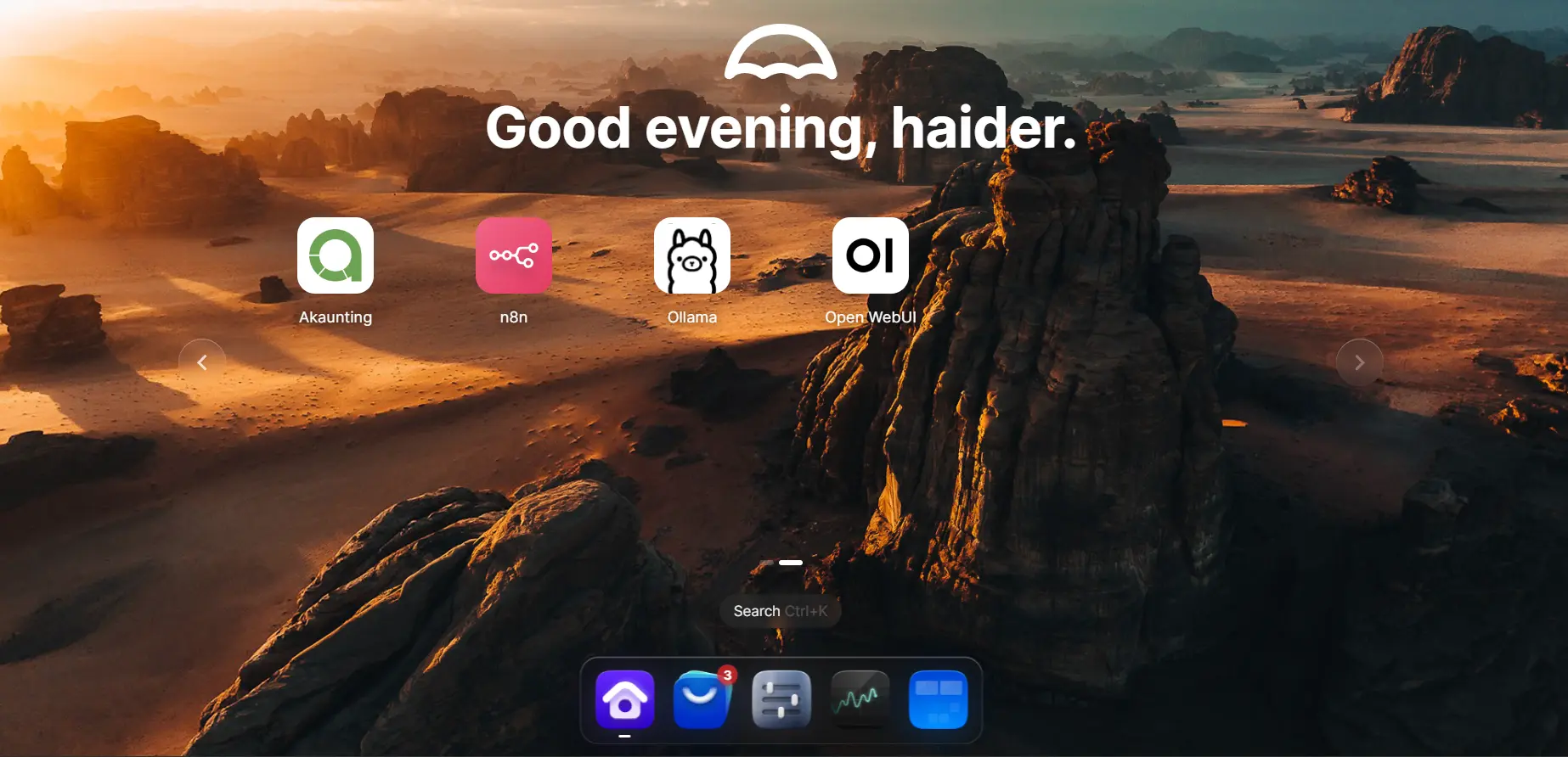 Umbrel dashboard showing self-hosted applications and private services
